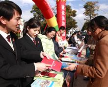 《宪法护航中国梦》：宪法是国家的根本大法，美好家园离不开法治保障,会泽法院全体干警将“尊重宪法、维护宪法、宪法至上”牢记于心、实践于行，在法治道路上大力弘扬宪法精神，提高全民法治观念,保障社会和谐安定，用宪法为中国梦保驾护航。”