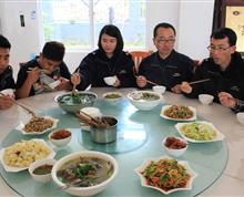 【“勐康海关纪实”之办好食堂是十分重要的工作】昆明海关政工办 王达众 ”