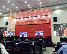 云南省公安厅机关组织民警观看抗战胜利70周年纪念大会。”