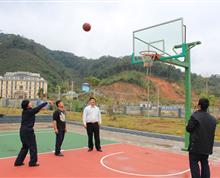 【“勐康海关纪实”之下班后到球场上去练练】昆明海关政工办 王达众 ：勐康海关纪实”