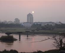 【边城的傍晚】昆明海关人教处 张文义”