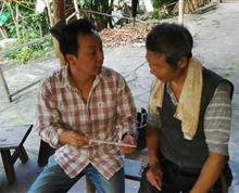 云南省移民开发局深入绥江县挂包帮走转访”